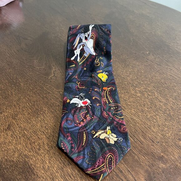Looney Tunes Mania‎ Silk Tie Featuring Characters & Paisley Design - Picture 1 of 4